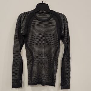 Lululemon Thick Black and Gray Patterned Long Sleeve Top, Size 8